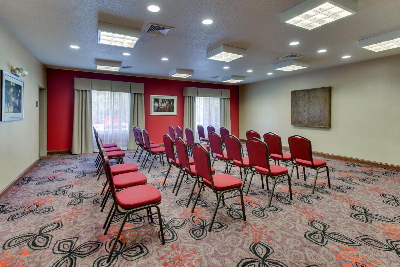 Holiday Inn Express Hotel & Suites Lancaster-Lititz By Ihg מראה חיצוני תמונה